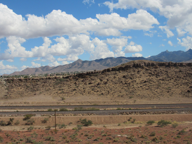 landscape and mountains around Kingman arizona