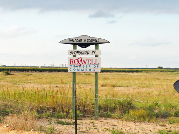 Welcome to Roswell Sign