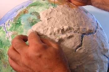 Apply the paper clay