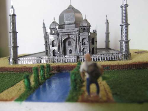 Model of Will at the Taj Mahal