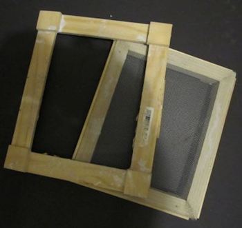What is the point in adding ribs to a mould and deckle? Does it add  support? Just hard to find the answer online anywhere : r/papermaking