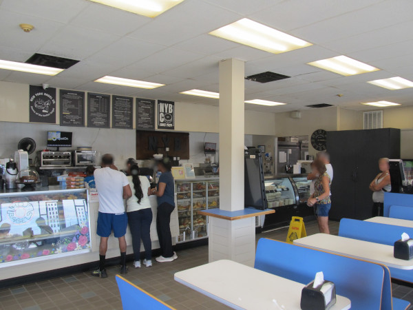 New York Bagel interior